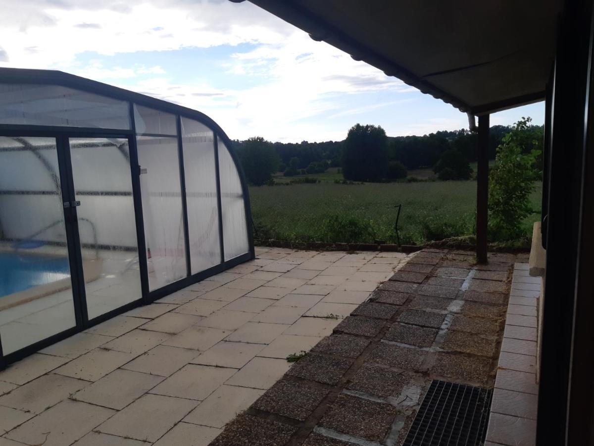 Maison A La Campagne Avec Piscine Flayat Exterior foto